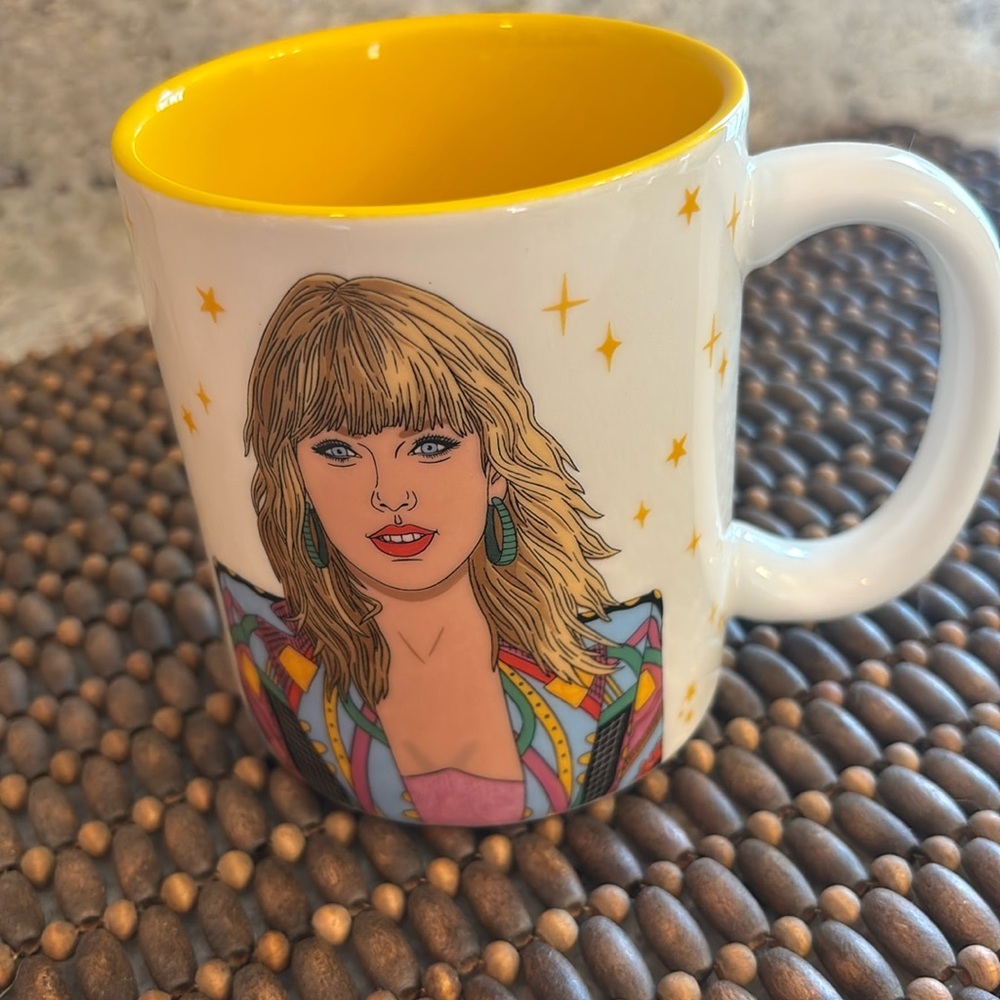 TAYLOR SWIFT STARBURST MUG